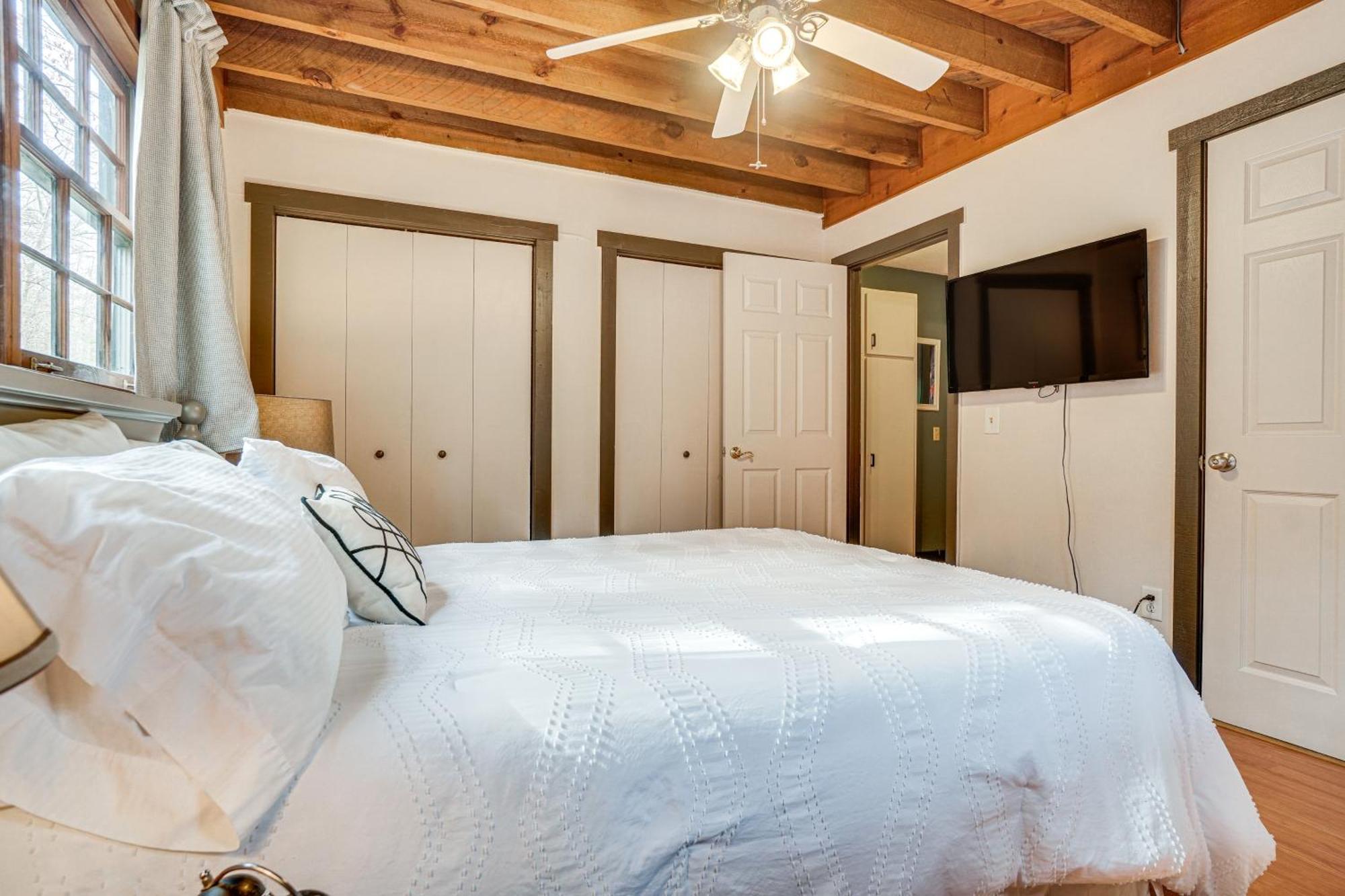 Charming Cabin With Fire Pit And Decks About 7 Mi To Helen Sautee Nacoochee Extérieur photo