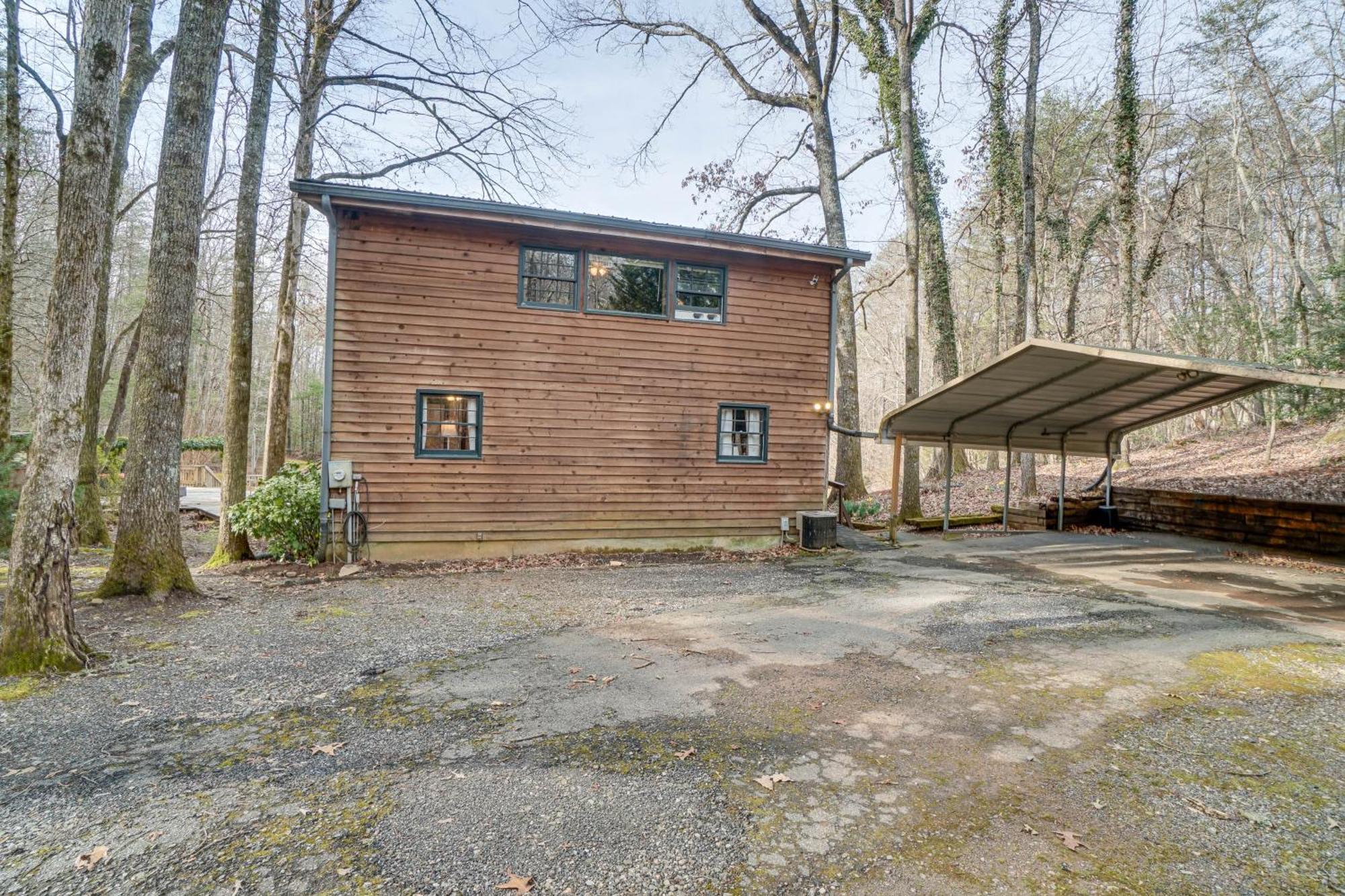 Charming Cabin With Fire Pit And Decks About 7 Mi To Helen Sautee Nacoochee Extérieur photo